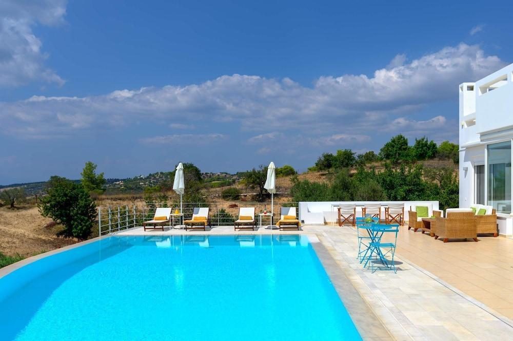 VIP Villa Panoramic Seaview Close to Beaches