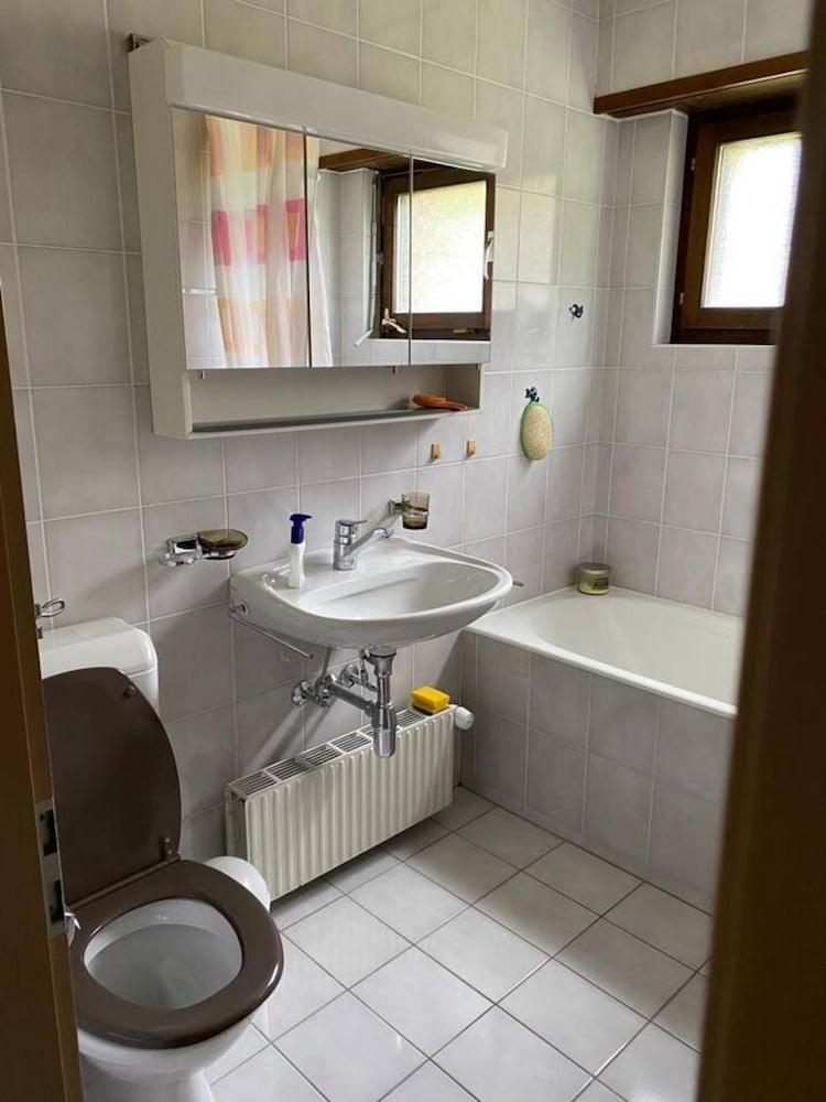 Lf42 2 Bedroom Apart w Sauna and Parking