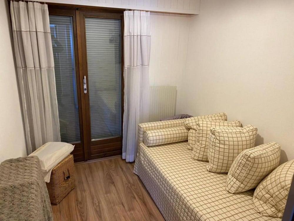 Lf42 2 Bedroom Apart w Sauna and Parking