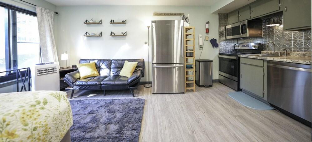 Workspace Studio Ski-in Ski-out AC