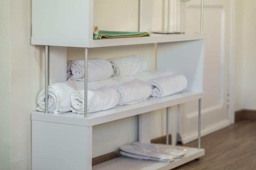 Luminous Flat in Great Location