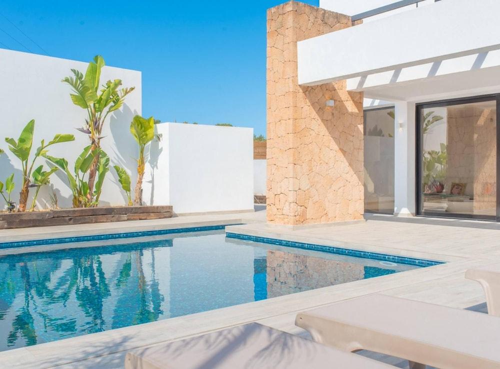 Villa Sa Marinada Modern Villa With Pool for 8 People