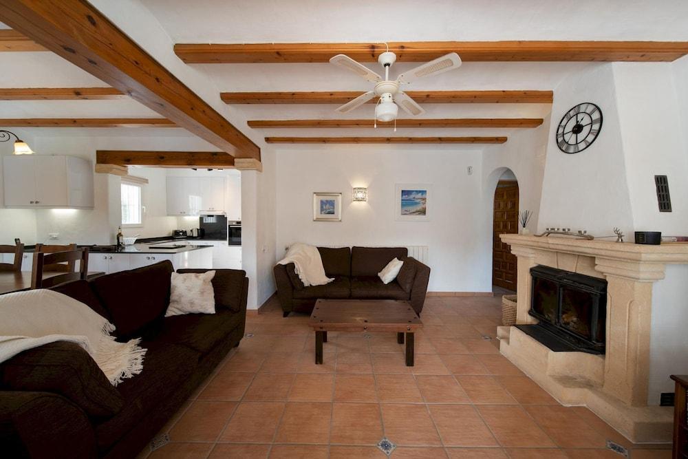 Villa Sol in Javea With 3 Bedrooms and 4 5 Bathrooms