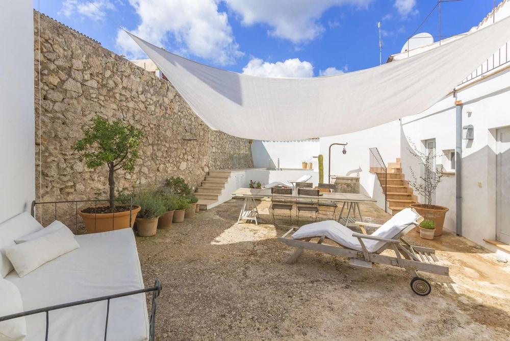 Casa Campomar by Vida Villas