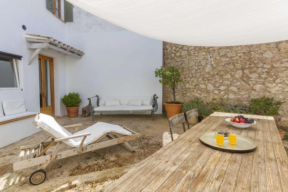 Casa Campomar by Vida Villas