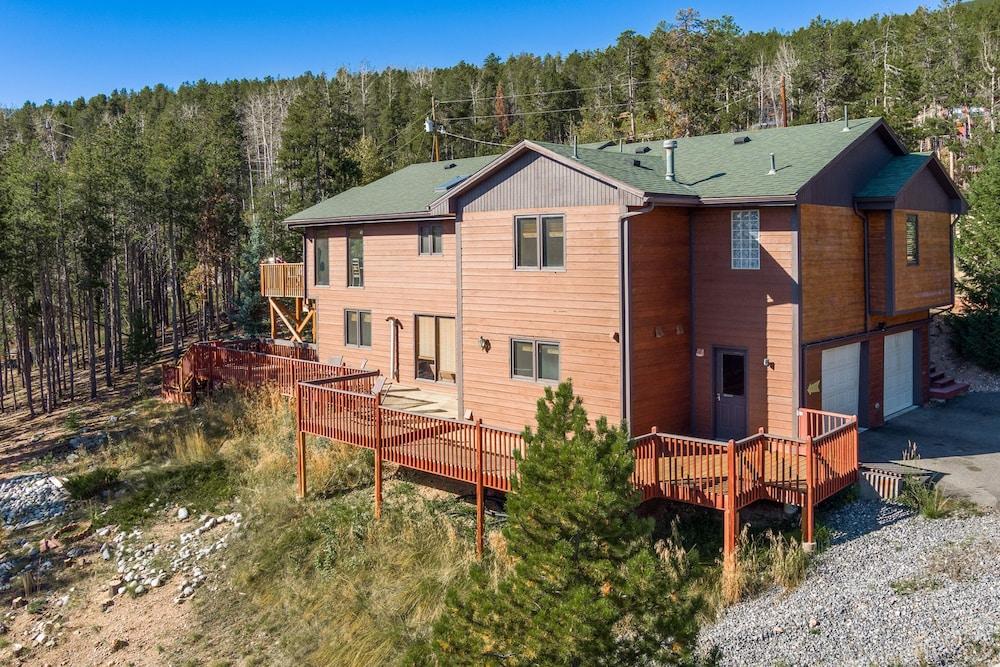 Mountain View Apartment Near Downtown Hiking