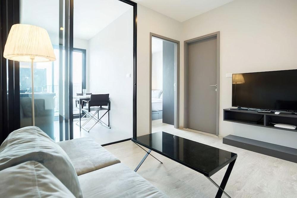 Central Pattaya Condo High Floor With A View