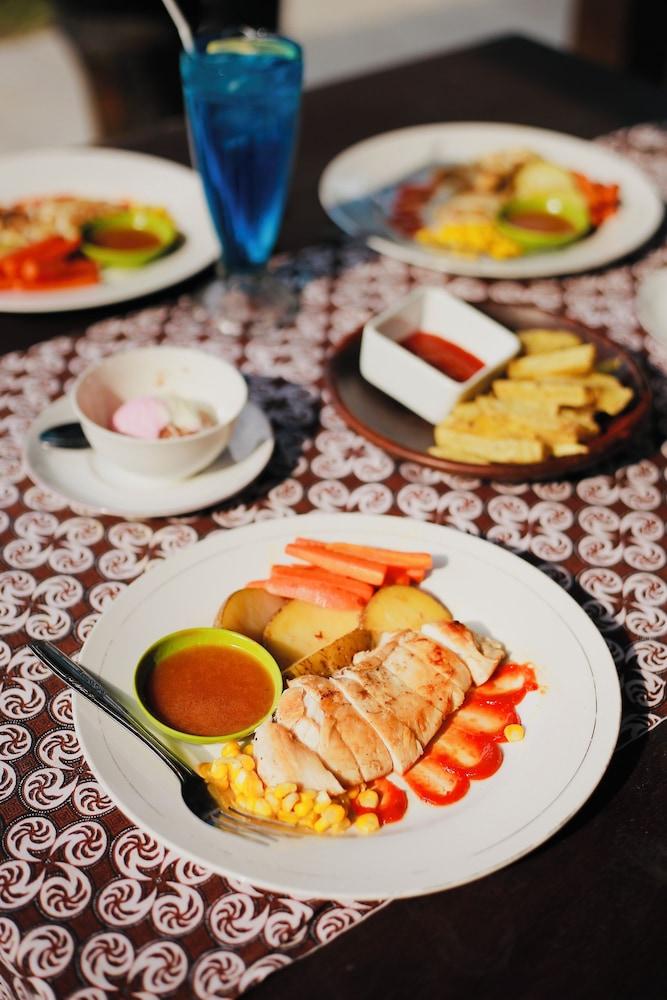 GIRI TENGAH RESORT BOROBUDUR