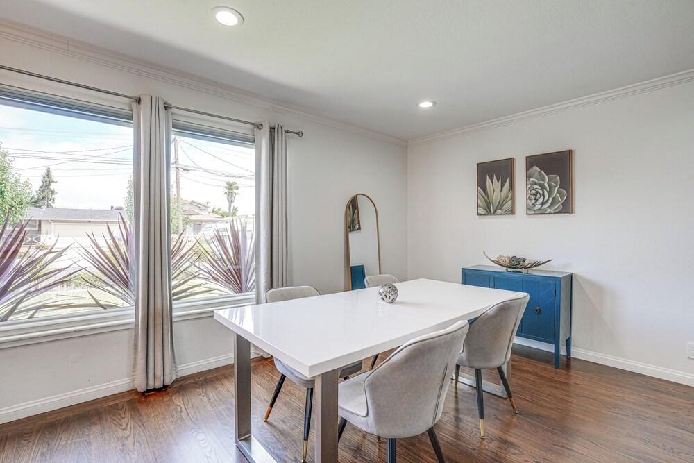 Private Zen Garden + Fireplace: Chic Hayward Oasis