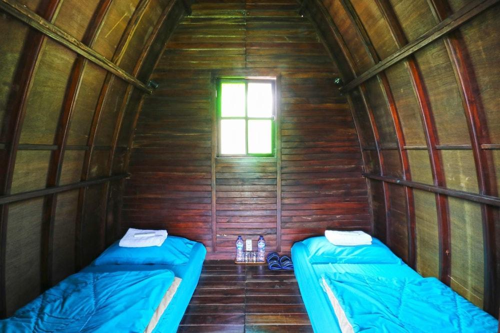 Aries Biru Hotel & Villa