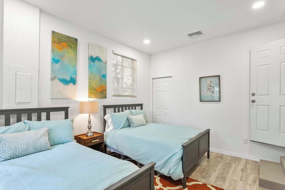 Downtown Escape - For 10