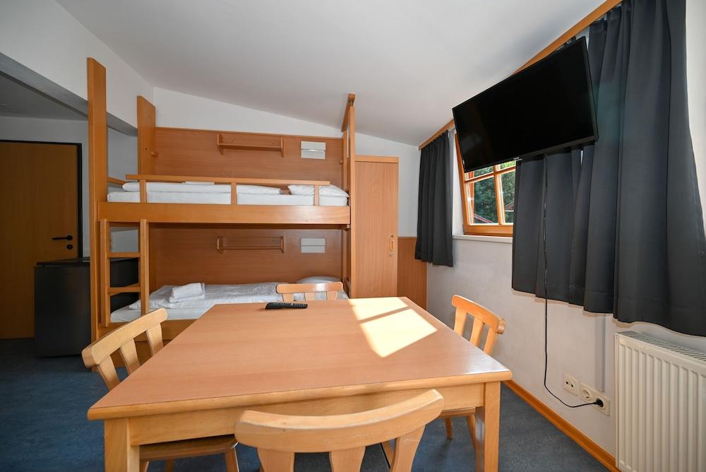 Schmitten 27 - Room 7 200m From ski Lift