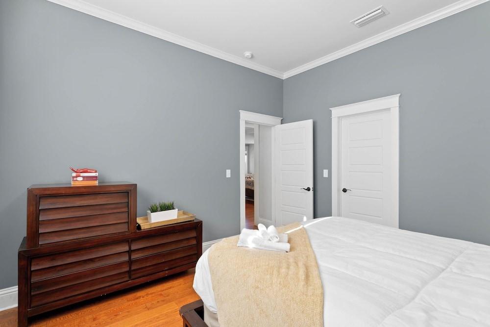 Sunset Bungalow With Hot Tub - 6ppl