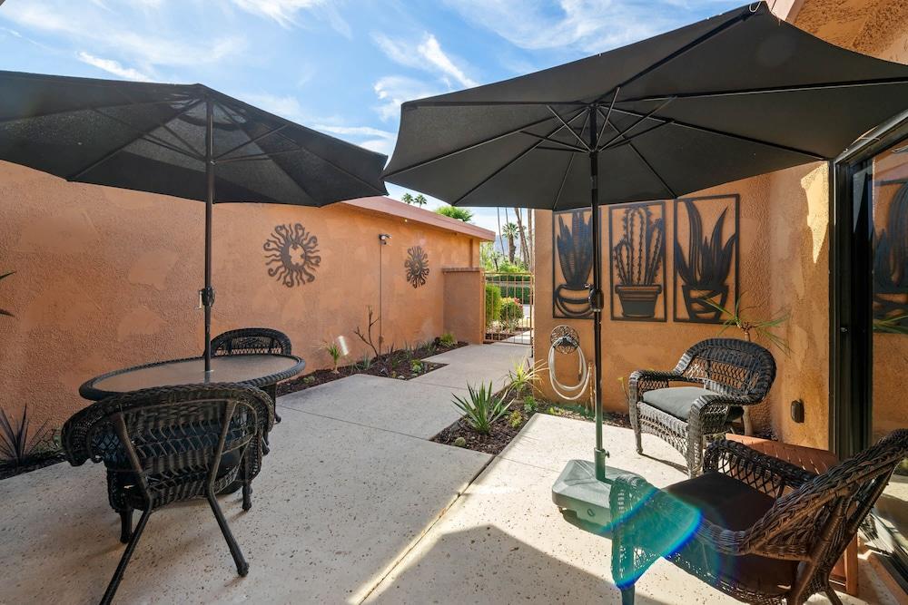 Designer Seville Condo w Golf Mountain Views