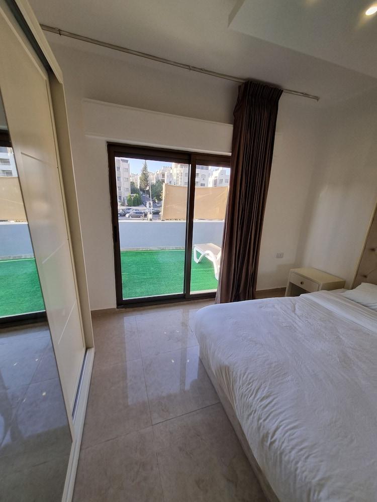 Luxurious Amman Apartment With Private Pool and Modern Amenities
