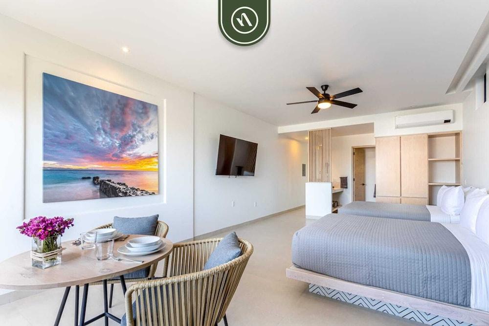 Amazing Studio With Rooftop Pool - 5 min to Marina