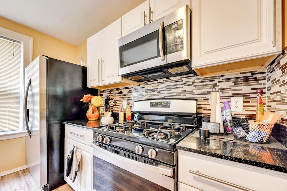 Convenient Hartford Condo < 2 Mi to Dtwn!