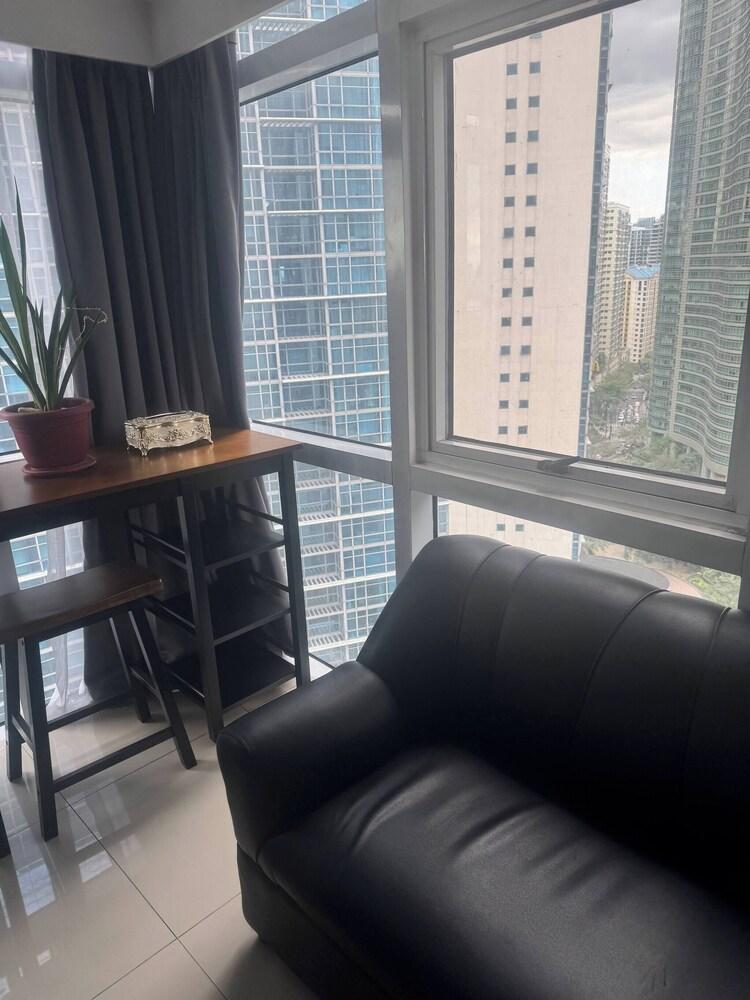 BGC Cheap Condo in BGC 5thavenue -23rd Street
