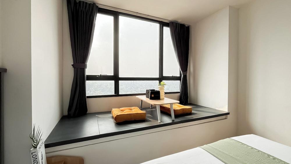 Studio Apartment Collins Boulevard Near Summarecon Mall Serpong