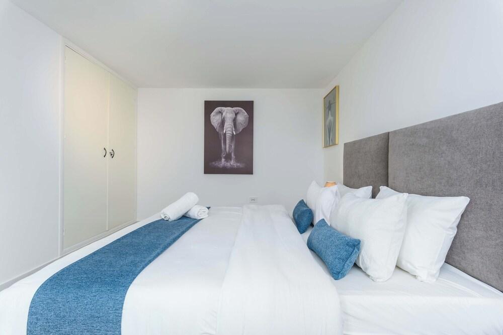 Indigo 1-BR Apt W Terrace in Batroun