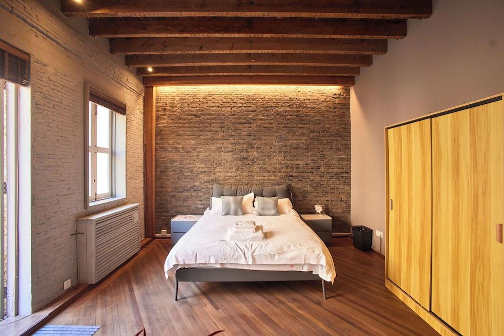 Book and Bed-Jingan Temple