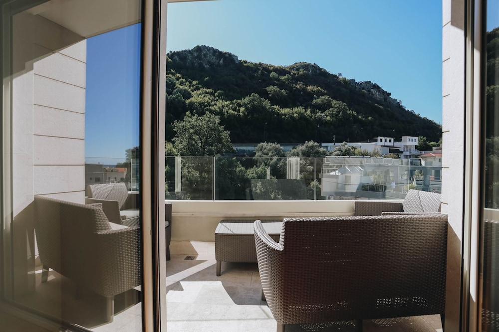 Vitodolska Luxury Penthouse