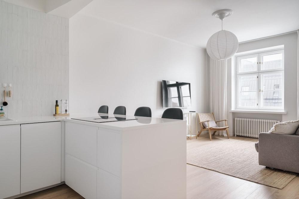 Modern Top-Floor Apt. in Helsinki