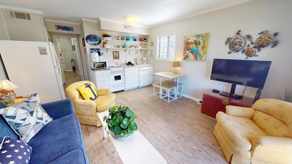 Beach Racquet B by Tybee Vacation Rentals