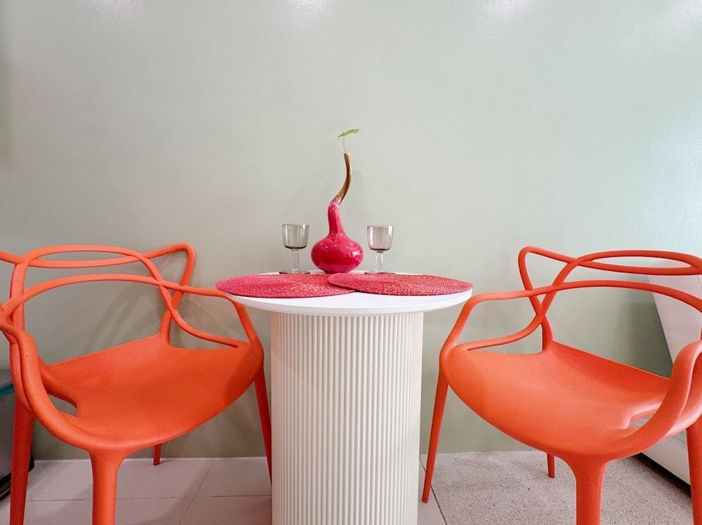 1BR Condo with Pool Gym C238