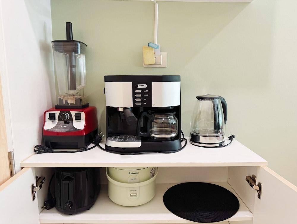 1BR Condo with Pool Gym C238