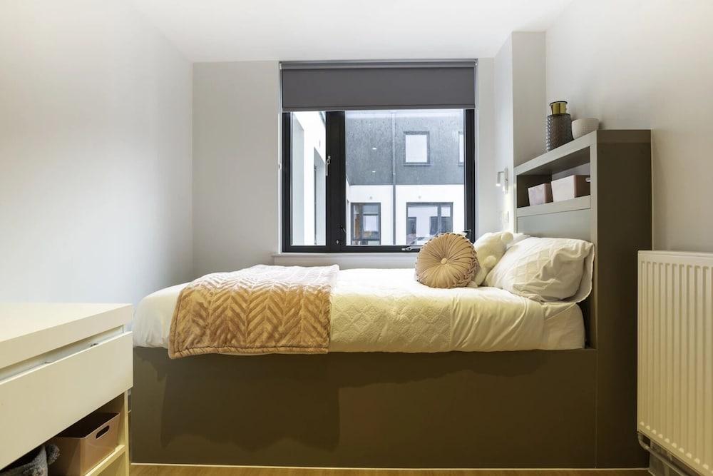 Student Only Market Quarter