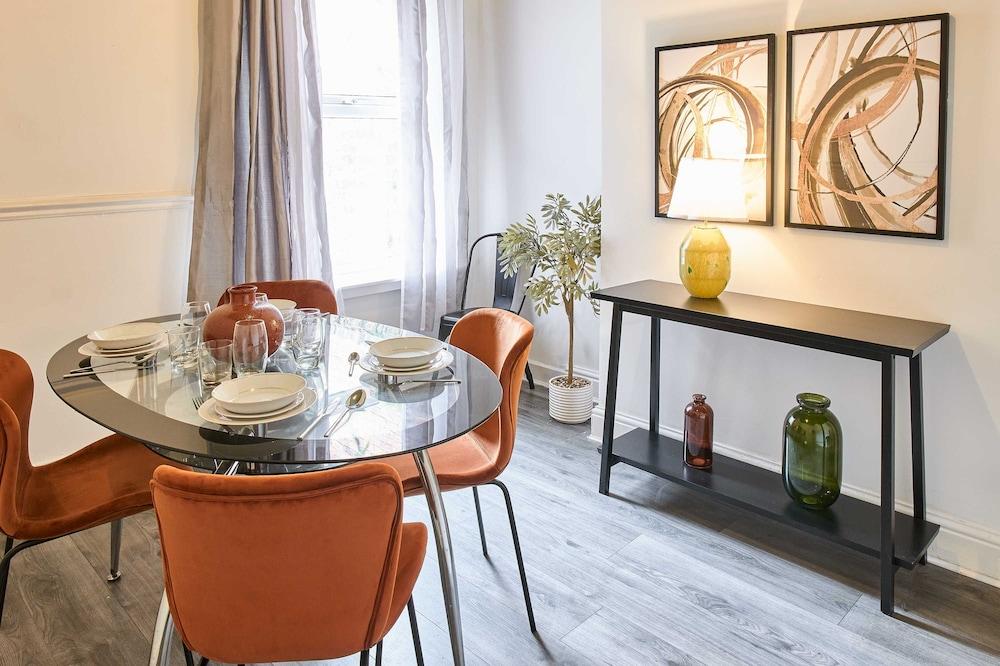 Host Stay Bishop House