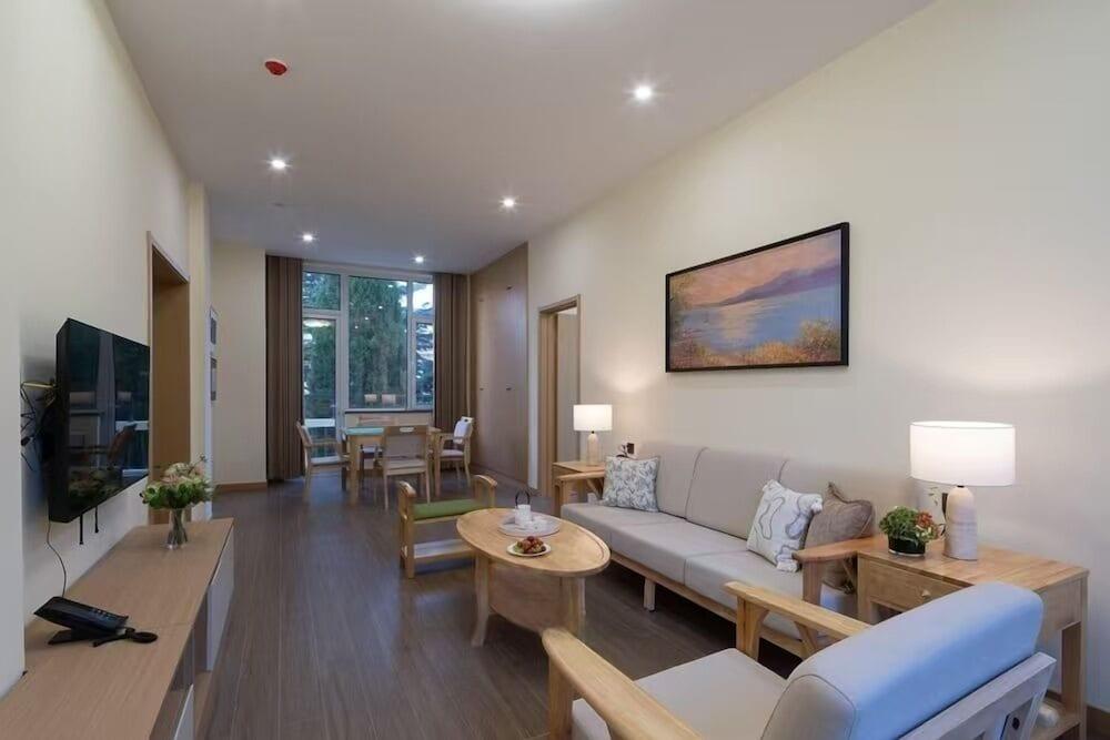 Qinhuangdao Beidaihe Yijing Hotel