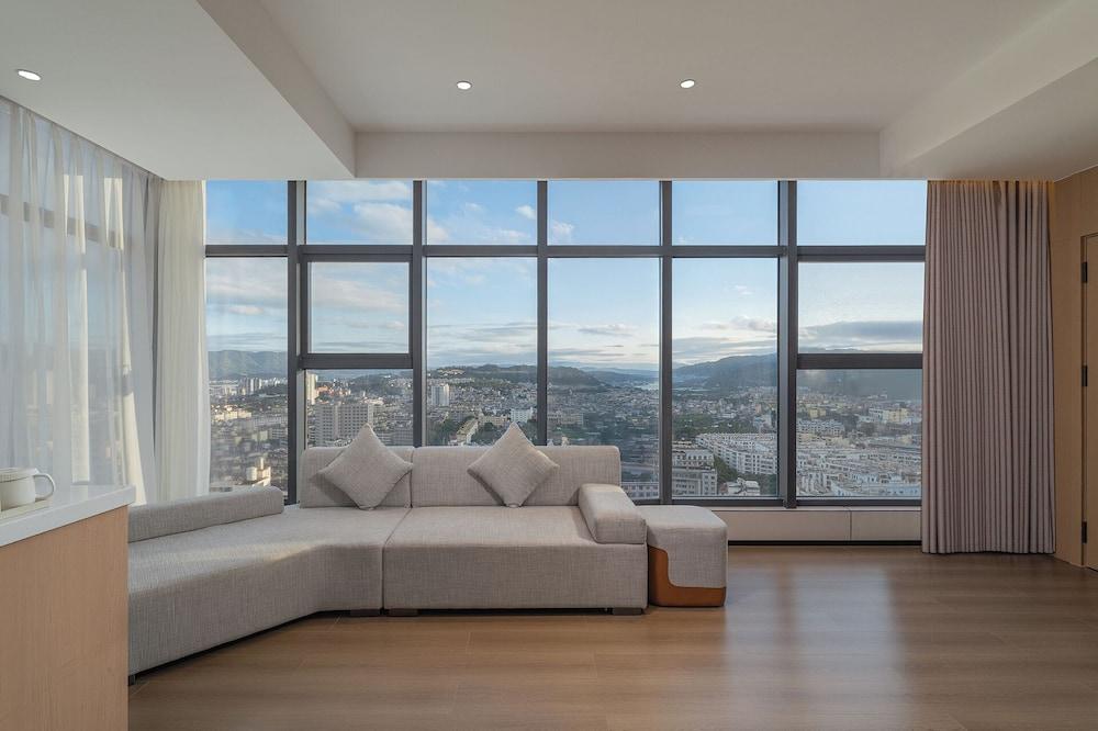 Holiday Inn Express Kunming Yiliang Center by IHG