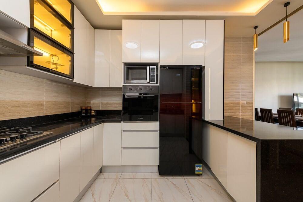 Madinaty Modern 3BR with Garden Views