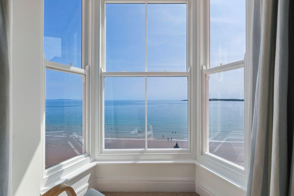 5 Paragon Court - Sea Front Apartment