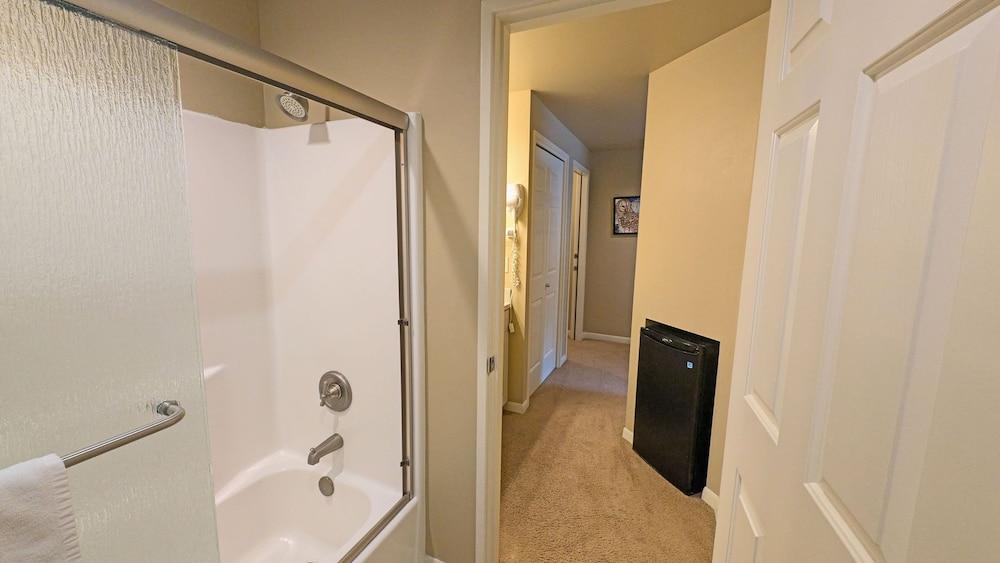 River Ridge 423b 1 Bedroom Condo