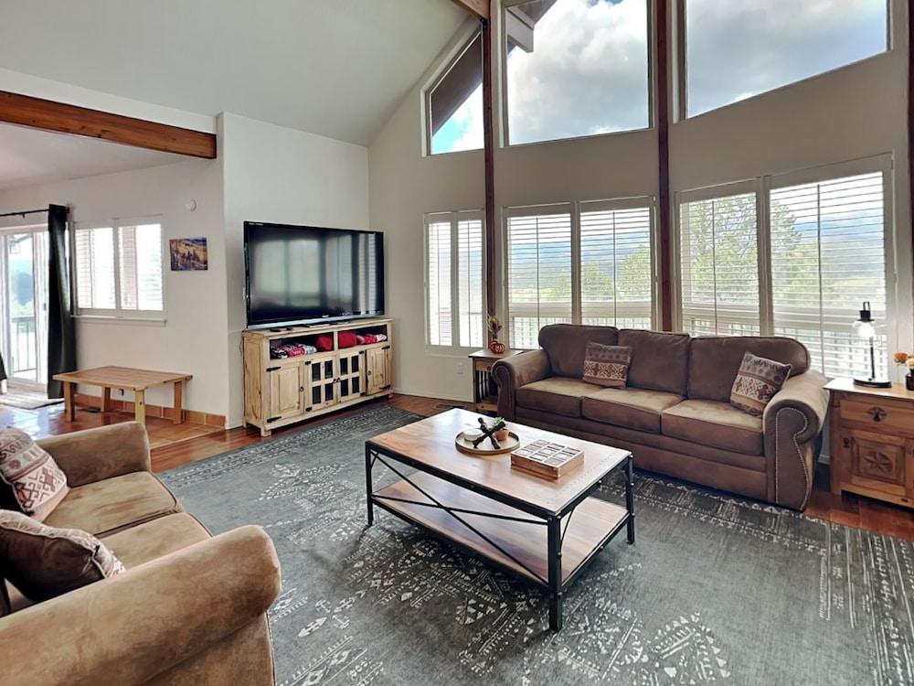 Eagle's Nest by Ruidoso Vacation Rentals