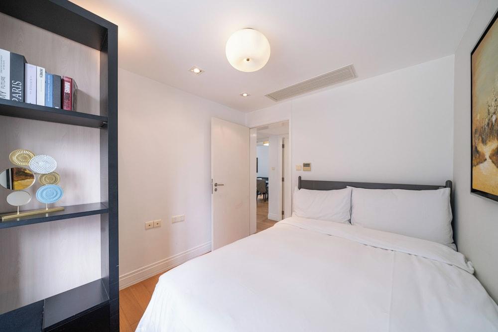 Tyms 3BR 2BA Apt Xujiahui Center