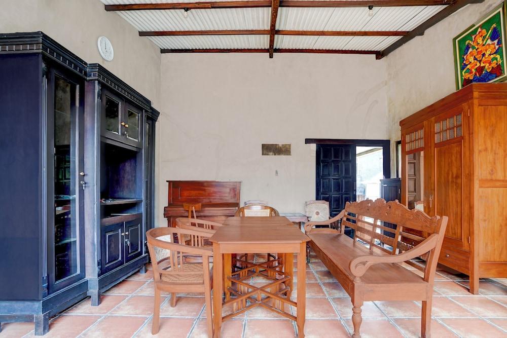 OYO 94767 Griya Djati Syariah 1