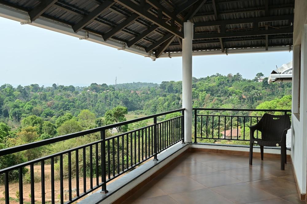 Hillock Vista by Triptastic Holidaze