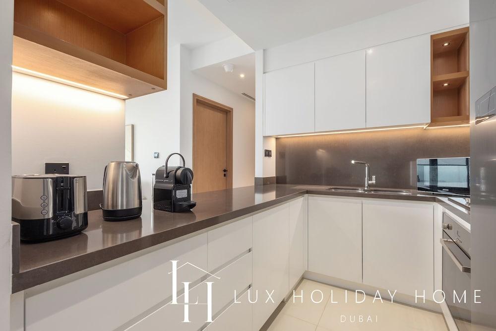 LUX  The Vida Marina Residence