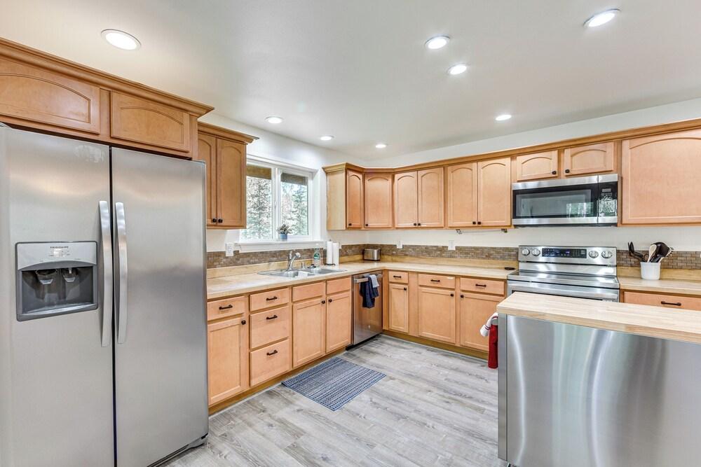 Spacious & Scenic Wasilla Getaway Near Adventures