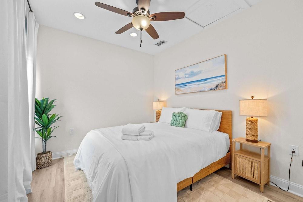 Barefoot Bungalow For 4