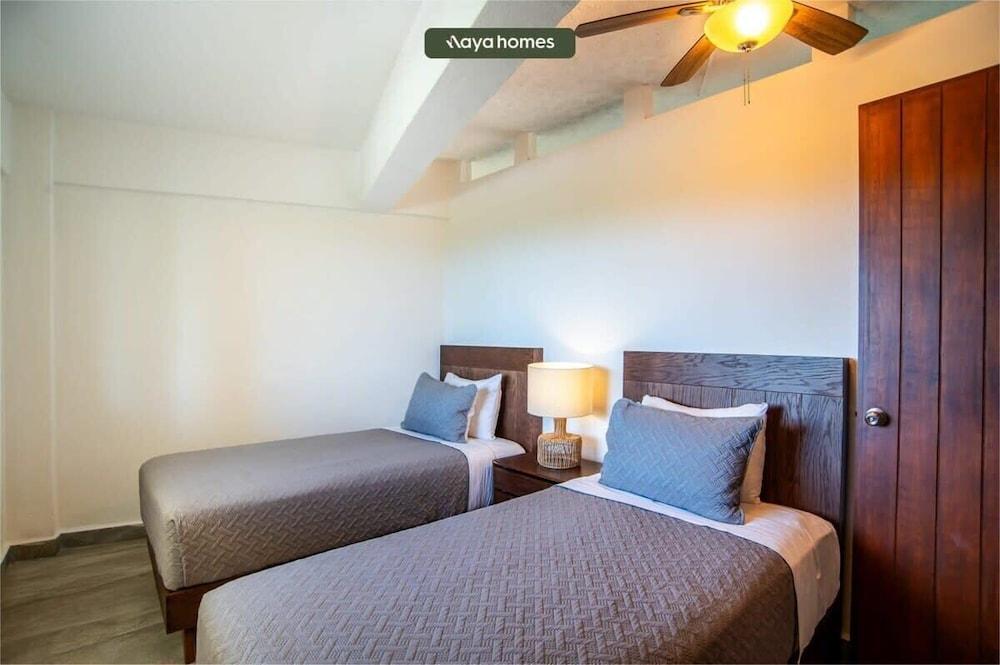 Beachfront 2BR Condo - Pool - Blue Flag Beach