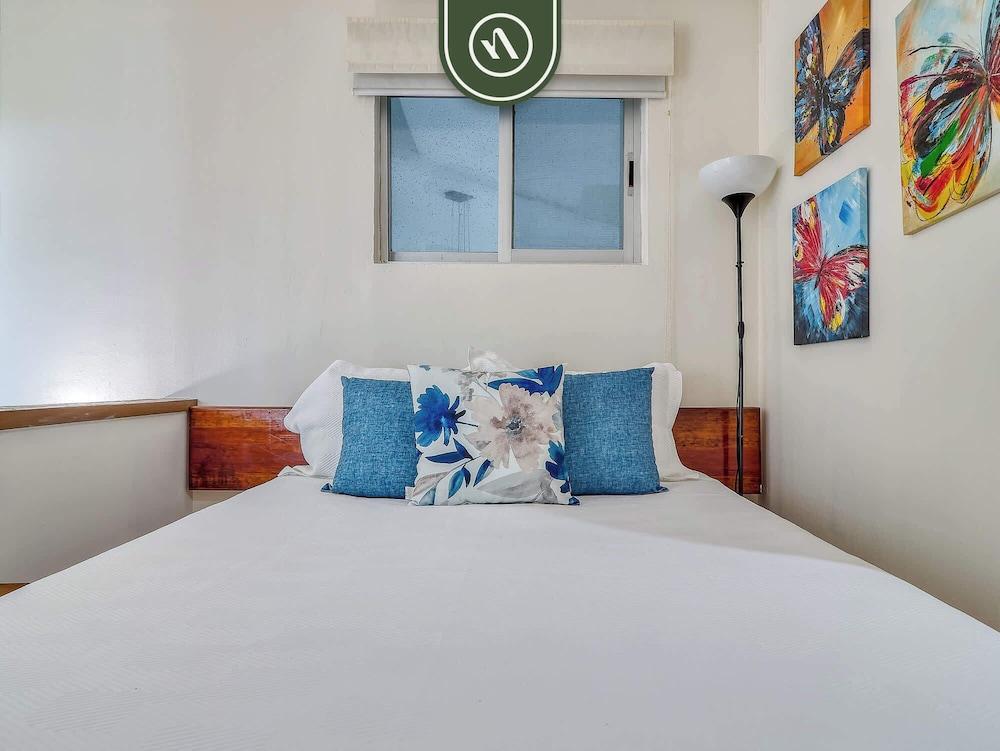 Beachfront 2BR Condo With Pool and Beachclub