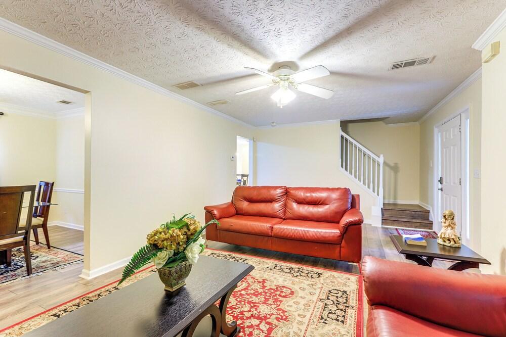 Pet-friendly Home w/ Pool Access in Snellville!