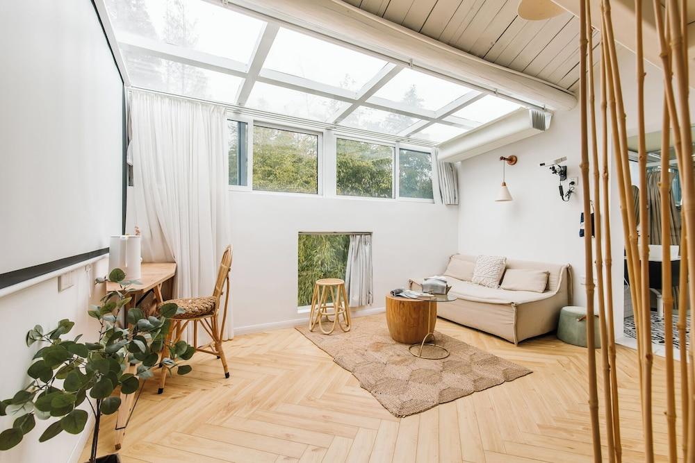 Shanghai Ruochu Designer Guesthouse-Near Shanghai Pudong Airport & Disneyland