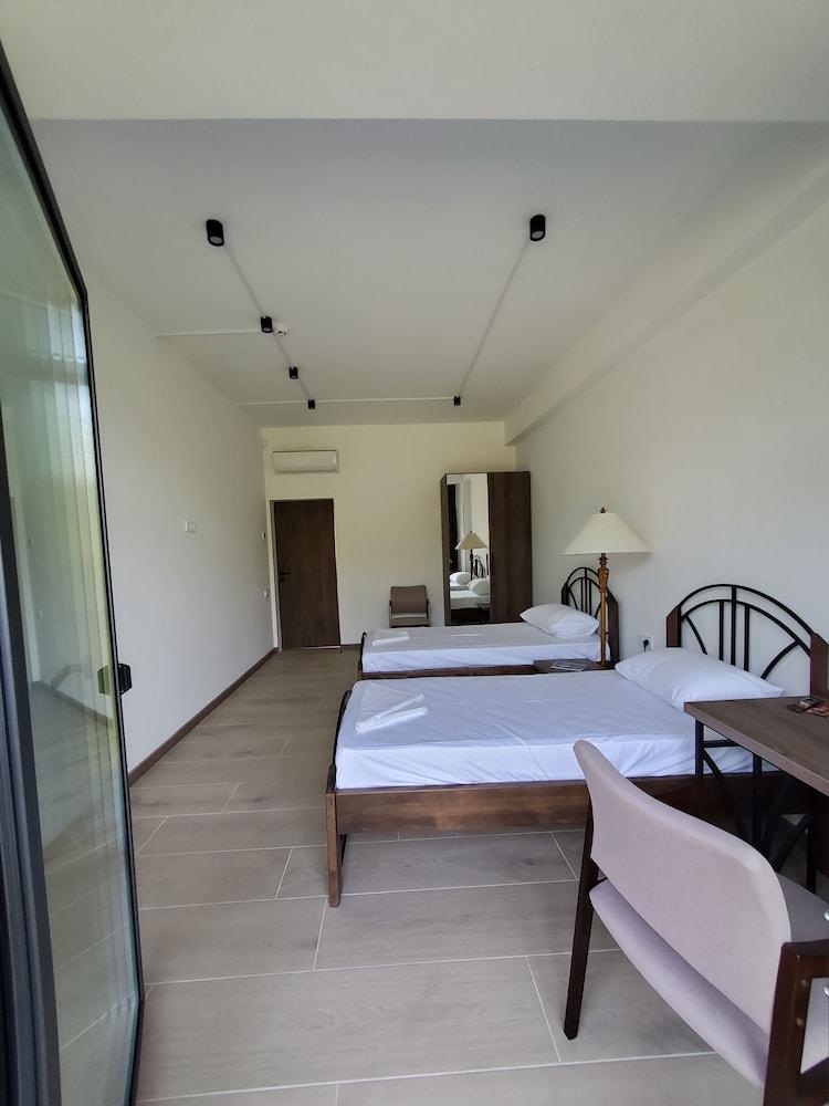 The Whispering Oaks Retreat