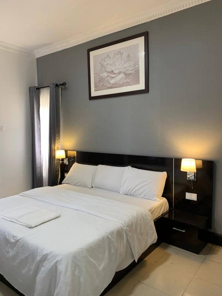 3 Bed Apartment at a Central Location